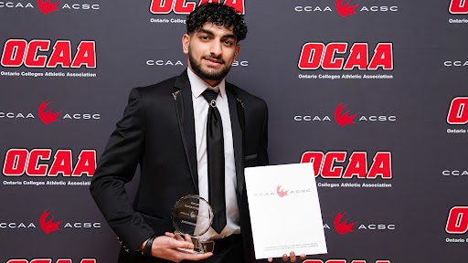 Mahdi Ahmadi des Eagles de King’s University a été nommé joueur de badminton de l’année de l’ACSC