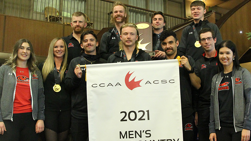 Chesoo et les Falcons remportent l’or au Championnat canadien de cross-country de l’ACSC